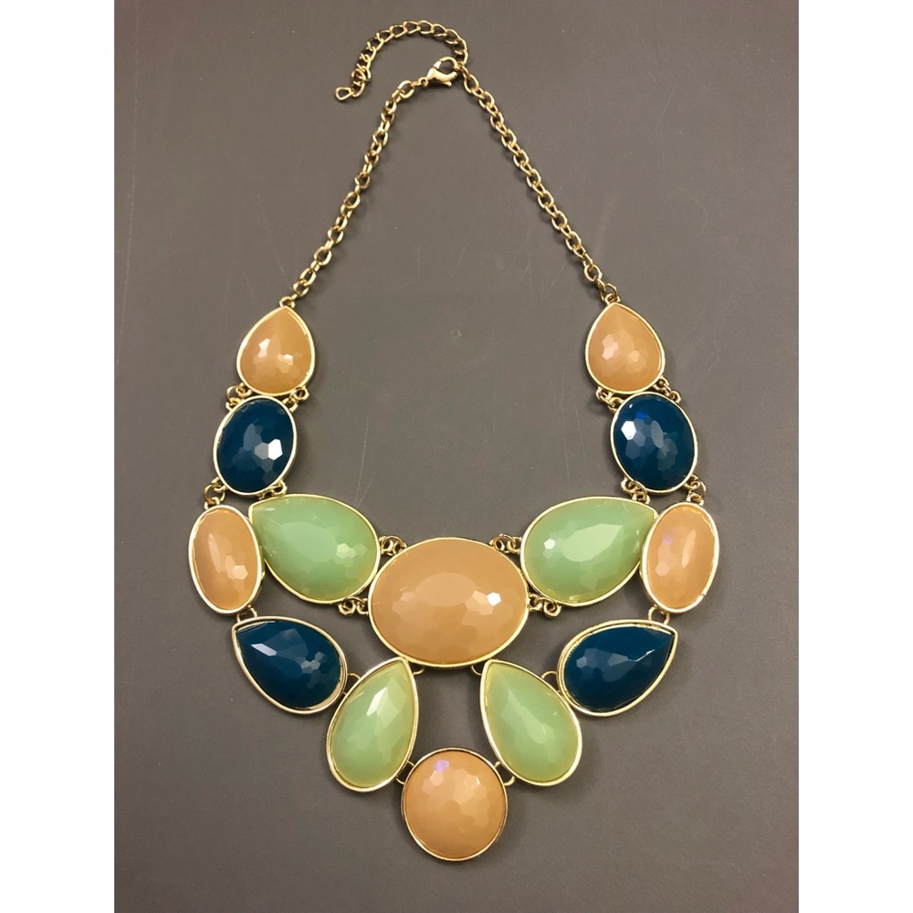 💜 2/$25 NWOT Jewel-Tone Statement Necklace
